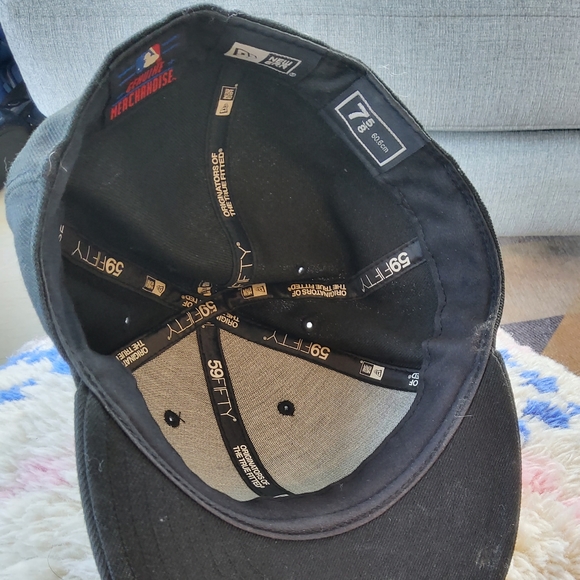 Official MLB LA Dodgers Fitted Cap - Picture 3 of 4